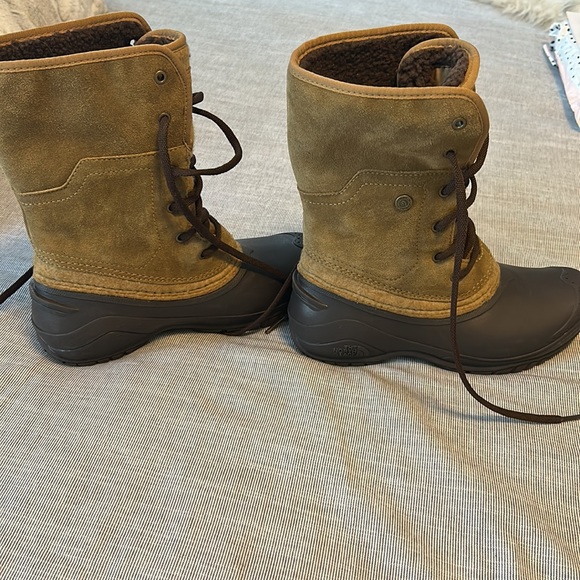 North face fleece lined boots - Picture 5 of 13